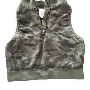 Mondetta Olive Textured Sleeveless Top
